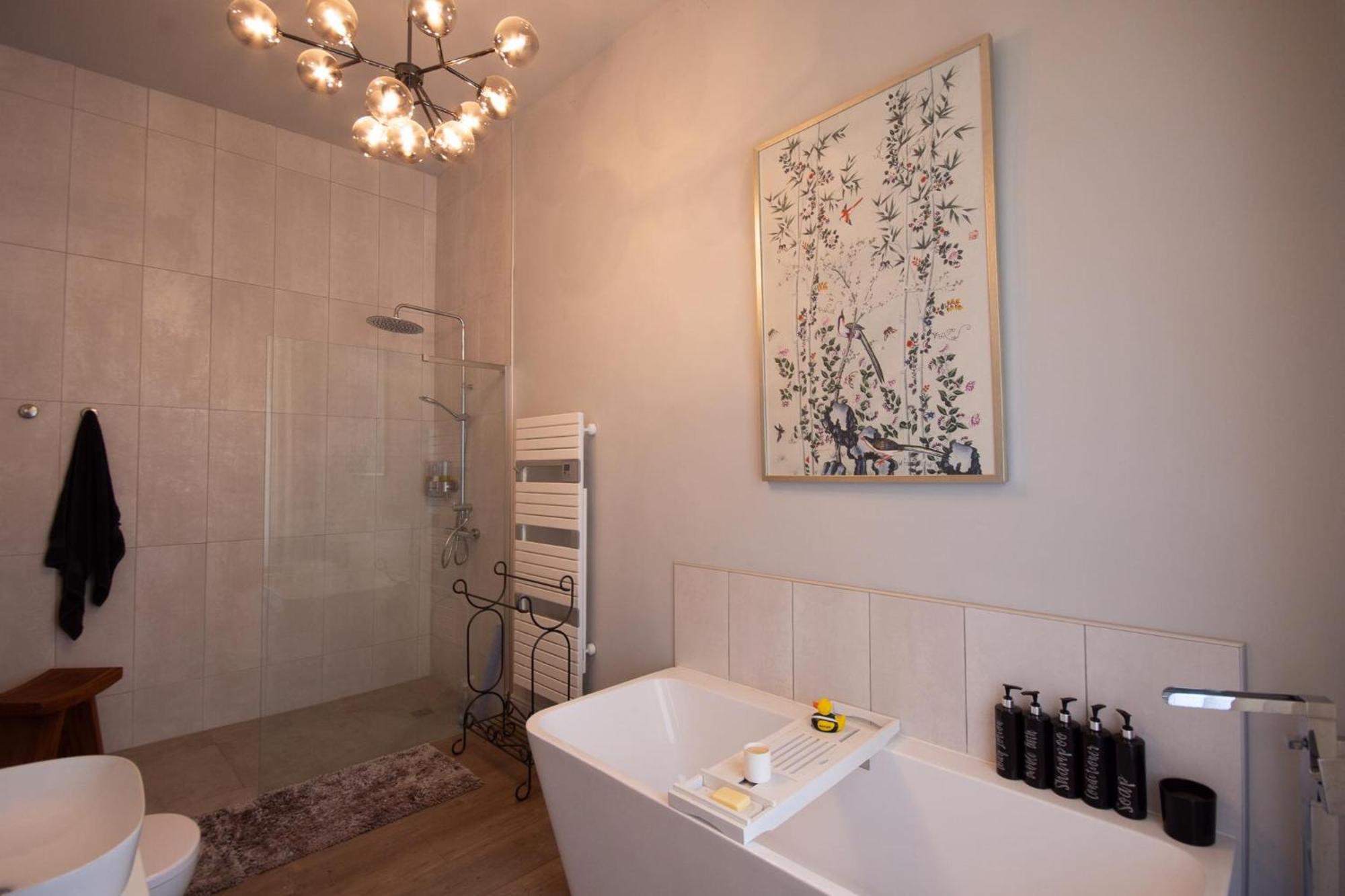 Beautiful, Historic Manoir In Semi-Rural Setting Villa Vire  Bagian luar foto